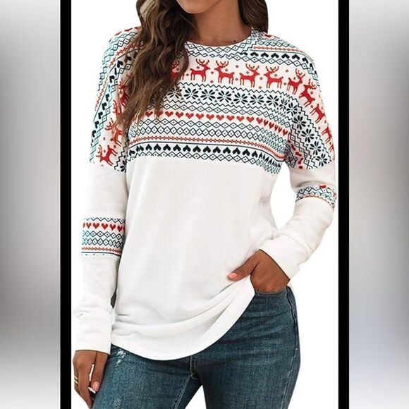 Camisa cute white sweater top with cute red and blue holiday designs. - Picture 4 of 11